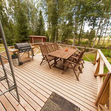 Деревянный коттедж Heinaehattu *